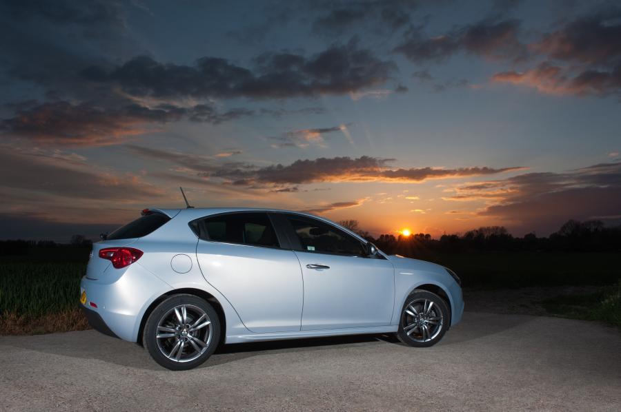  Alfa Romeo Giulietta (940) 2014 года  (UK) (фото 22 из 54)